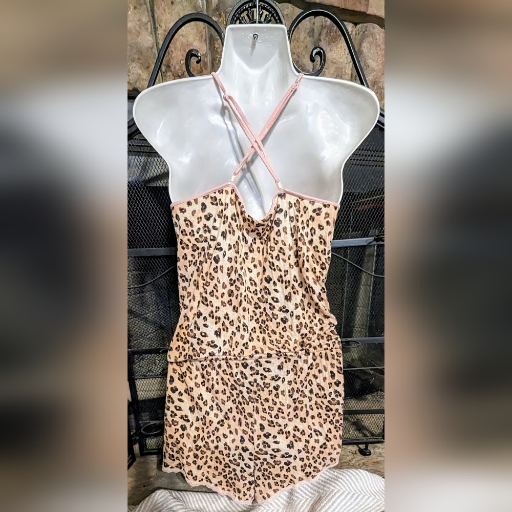 Cosmopolitan Size Small All In One Leopard Print Nighty - Picture 3 of 10